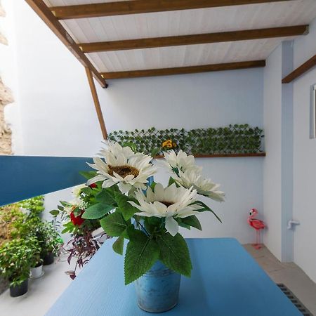 Wonderful Renovated Apartment With Private Patio Athen Exterior foto