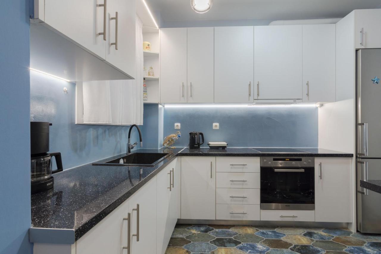 Wonderful Renovated Apartment With Private Patio Athen Exterior foto