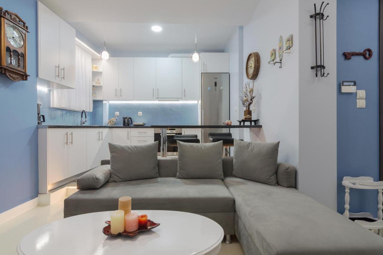 Wonderful Renovated Apartment With Private Patio Athen Exterior foto